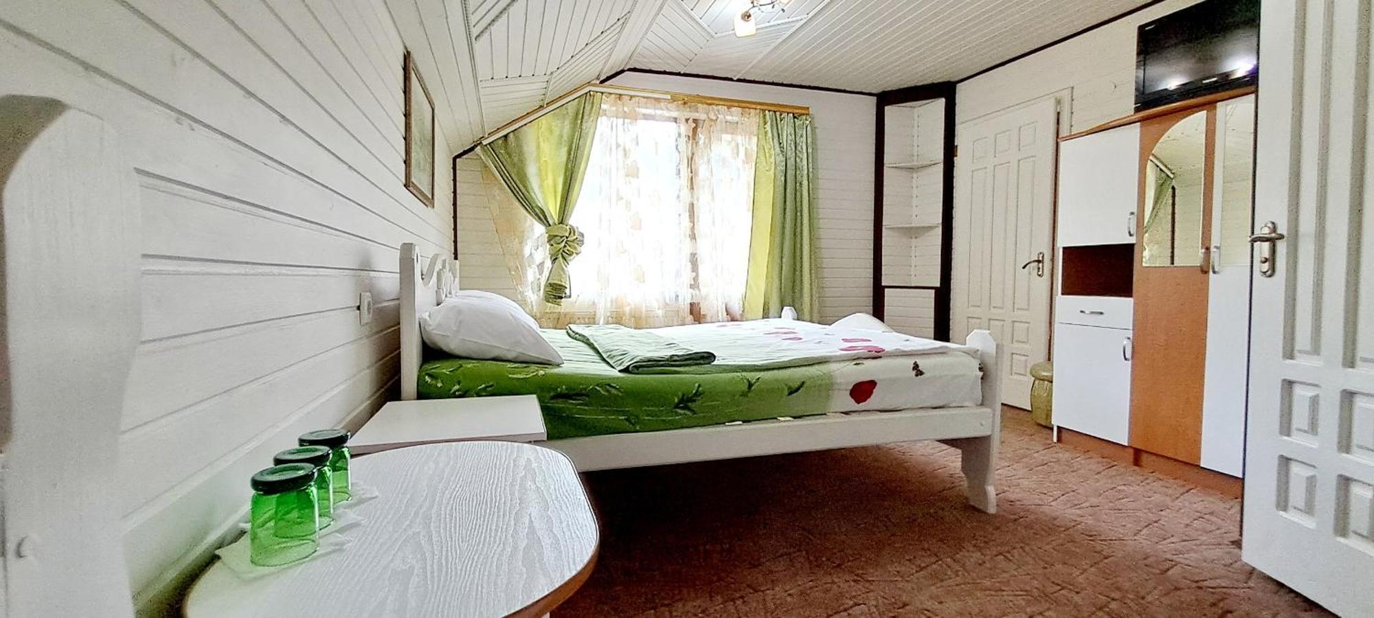 Girska Sonata Hotel & Apartments Микуличин Стая снимка